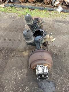 Spicer N400 Front Axle Housing for a International F-8100