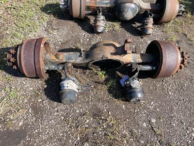 Eaton RS404 Rear Axle Housing for a International 4400