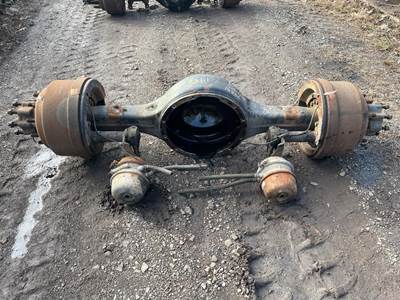 International RA57 Rear Axle Housing for a International 4900