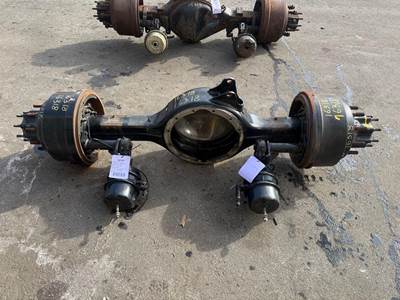 Mack Pinnacle CXU613 Rear Axle Housing for a Mack CXU613