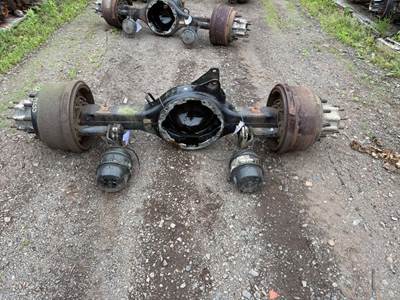 Meritor MR2014X Rear Axle Housing for a Mack CXU613