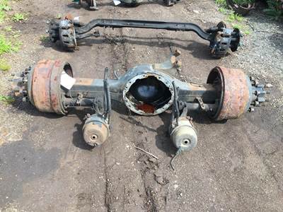 Meritor MR2014X Rear Axle Housing for a Freightliner M2 106 Medium Duty