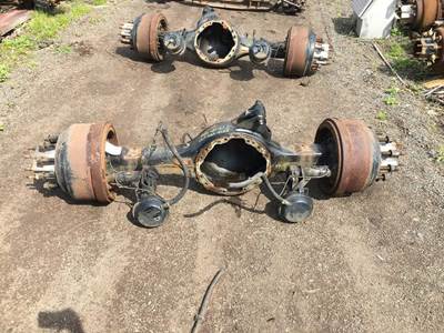 Meritor MR2014X Rear Axle Housing for a Volvo VNL