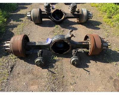 Meritor MR2014X Rear Axle Housing for a Freightliner CASCADIA 125