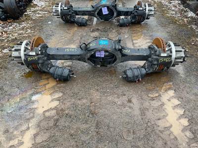 Meritor MR2014XH Rear Axle Housing for a Peterbilt