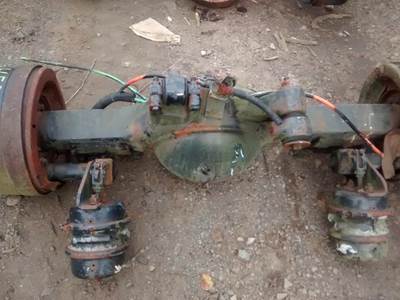 Rockwell RS21145 Rear Axle Housing for a Ford