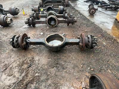 Rockwell RS23161 Rear Axle Housing for a Freightliner CASCADIA