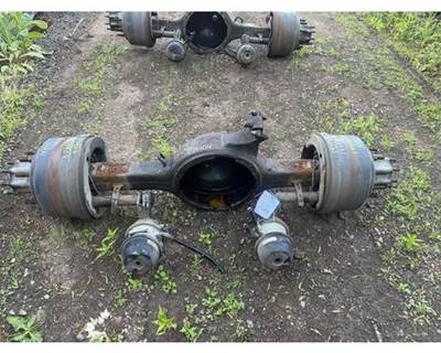 Rockwell RSL23160 Rear Axle Housing for a Freightliner 122SD