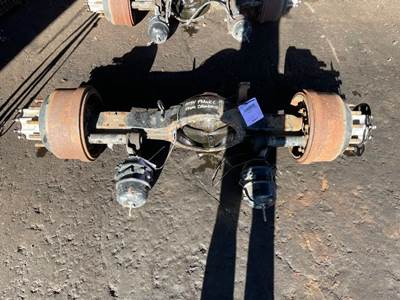 Spicer R40-156 Rear Axle Housing for a International LT625