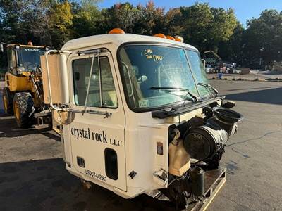 Mack CH613 Cab Assembly