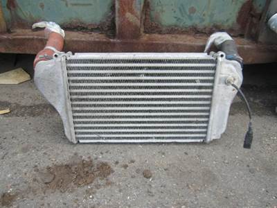 Mitsubishi Fuso FE84D Charge Air Cooler (ATAAC)