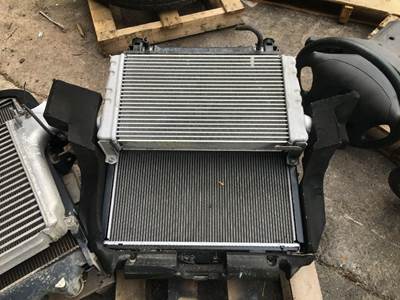Isuzu FEC72S Cooling Assembly for a Mitsubishi Fuso FEC72S