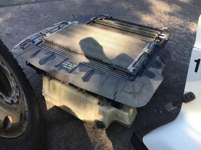 Mack Pinnacle CXU613 Cooling Assembly for a Mack CXU613