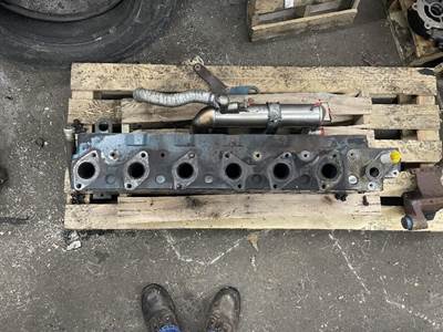 International DT466BB Cylinder Head for a International 4300