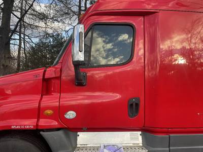 Freightliner Cascadia 125 Front Door Assembly