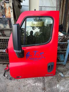 Freightliner Cascadia 125 Front Door Assembly