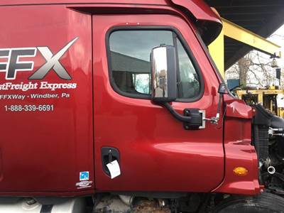 Freightliner Cascadia Front Door Assembly