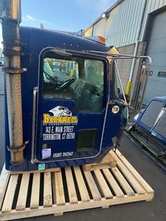 Kenworth T300 Right Front Door Assembly