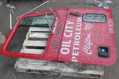 Mack CH613 Right Front Door Assembly