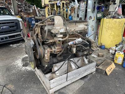 Cummins SMALL CAM Engine for a Ford LNT9000