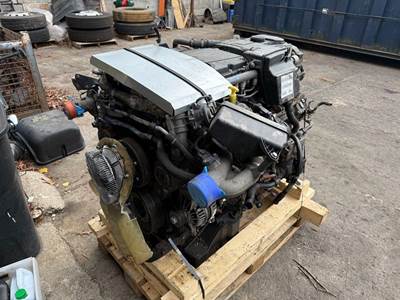 Detroit DD8 Engine for a Freightliner M2