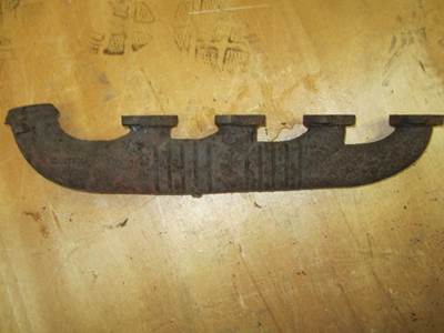 International VT 365 Exhaust Manifold