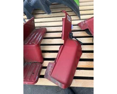 Ford LN8000 Right Fender Extension