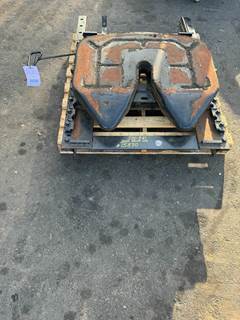 Fontaine VNL Fifth Wheel for a Volvo VNL