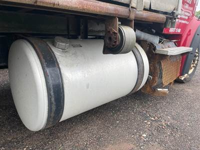 Freightliner M2 112 Right Fuel Tank for a Freightliner M2 112 Medium Duty
