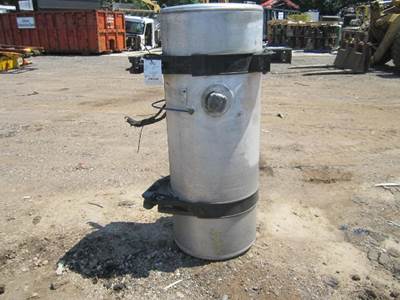 Freightliner ST120 Left Fuel Tank