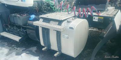 Mack Pinnacle CXU613 Left Fuel Tank for a Mack CXU613