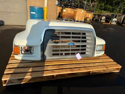 Ford F-800 Hood for a Ford F800