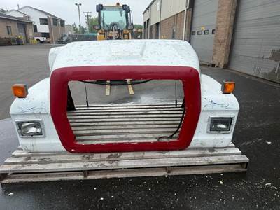 Ford LNT9000 Hood