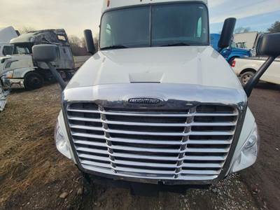 Freightliner Cascadia 125 Hood