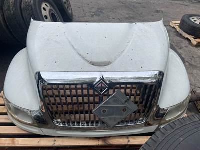 International DuraStar 4400 Hood