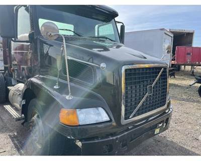 Volvo VNM Hood