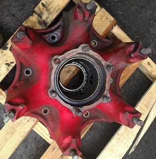 20" 6 SPOKE MACK HUB
OEM#8QJ433
CRD 117 HOUSING
$350.00 FOR THE HUB