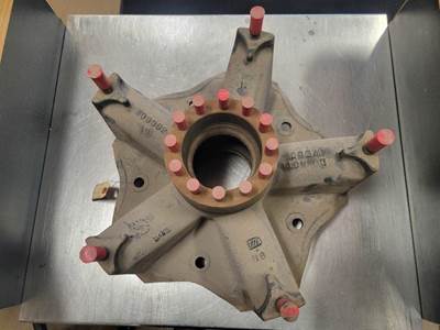 FORD 5 SPOKE HUB
OEM: D8HZ-1109-M / 09962
NEW OLD STOCK 
NEVER BEEN USED!