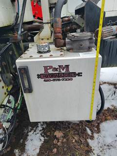 International 9200i Left Hydraulic Tank / Reservoir