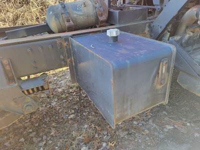 WhiteGMC ACL Right Hydraulic Tank / Reservoir