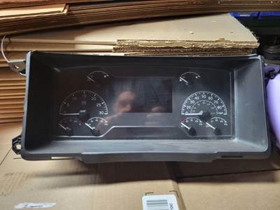 Volvo VNL Instrument Panel Cluster