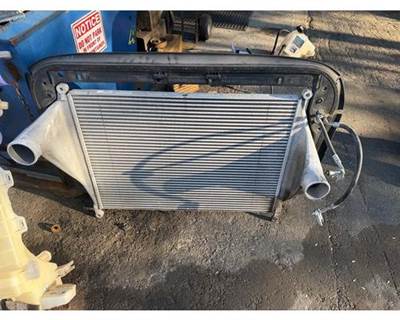 Freightliner Cascadia Charge Air Cooler (ATAAC)