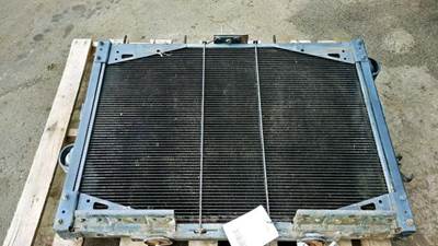 Sterling L9500 Radiator for a Sterling L9500 SERIES