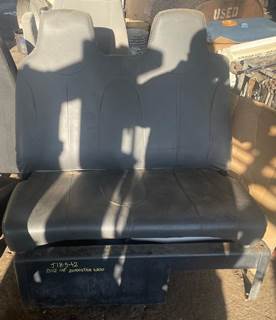 International DuraStar 4300 Right Seat