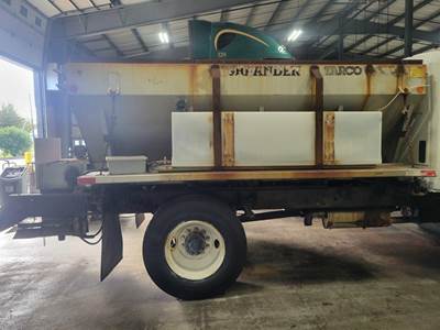 International 4300 Truck Tank