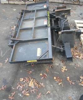 Isuzu NPR Truck Tank