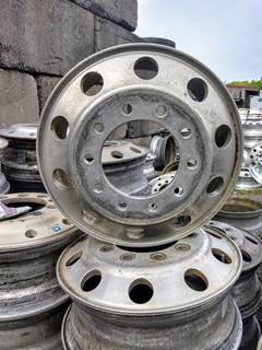 GOOD USED ALUMINUM RIM
22.5X8.25 10 LUG
10-Hole, 285.75mm Bolt Circle, 220.1mm