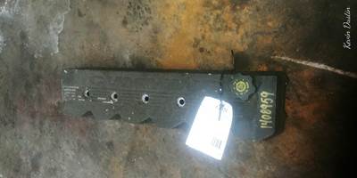 Cummins ISB Valve Cover for a Capacity YARD SWITCHER