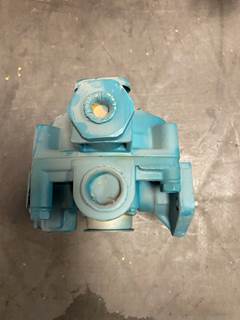 Bendix R-8 RELAY Valve