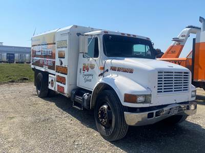 1995 International 4700 Chipper Truck